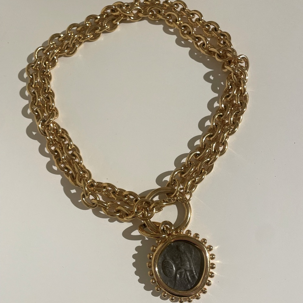 Amazing chunky ornate gold vintage Carolee necklace/choker with coin.